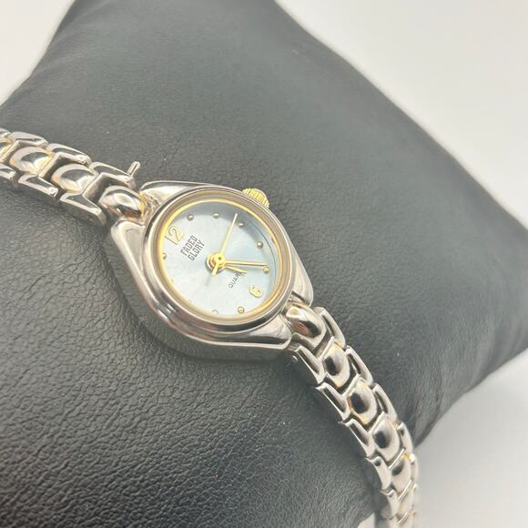 Faded Glory Silver Tone Women’s Quartz Watch 27mm Working New Battery - Picture 3 of 8